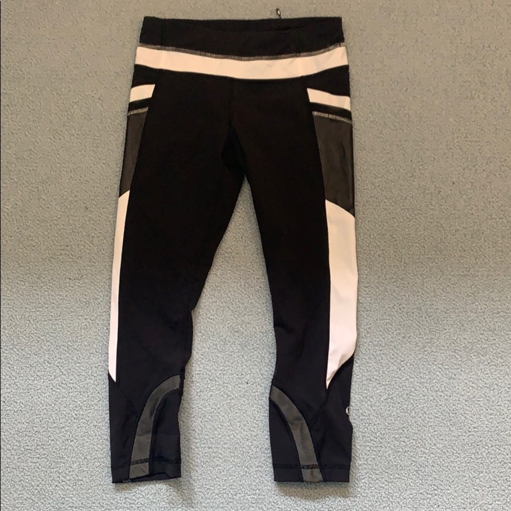 Lulu lemon Run Inspire Crop with Mesh Pockets